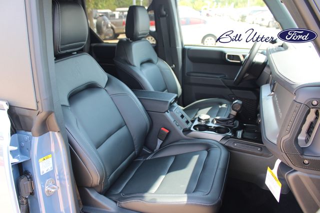 2025 Ford Bronco Outer Banks photo 6