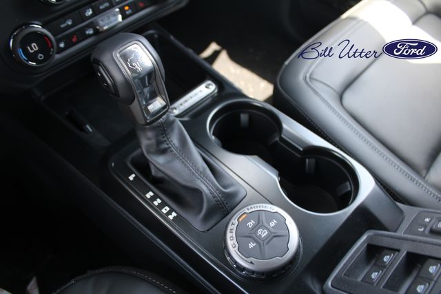 2025 Ford Bronco Outer Banks photo 12