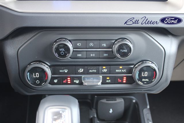 2025 Ford Bronco Outer Banks photo 13