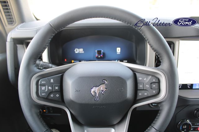 2025 Ford Bronco Outer Banks photo 16