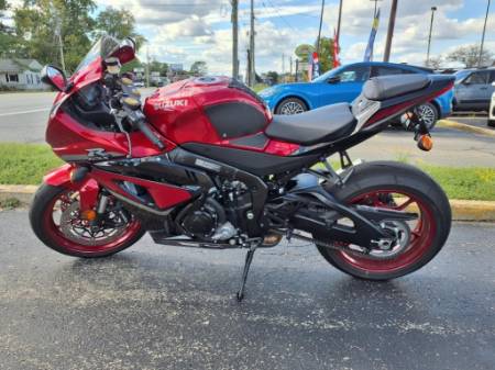 2025 Suzuki GSX-R1000 R
