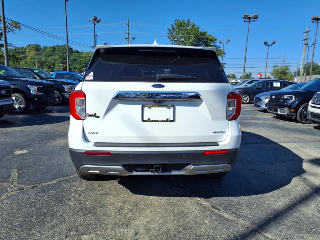 2023 Ford Explorer XLT photo 3