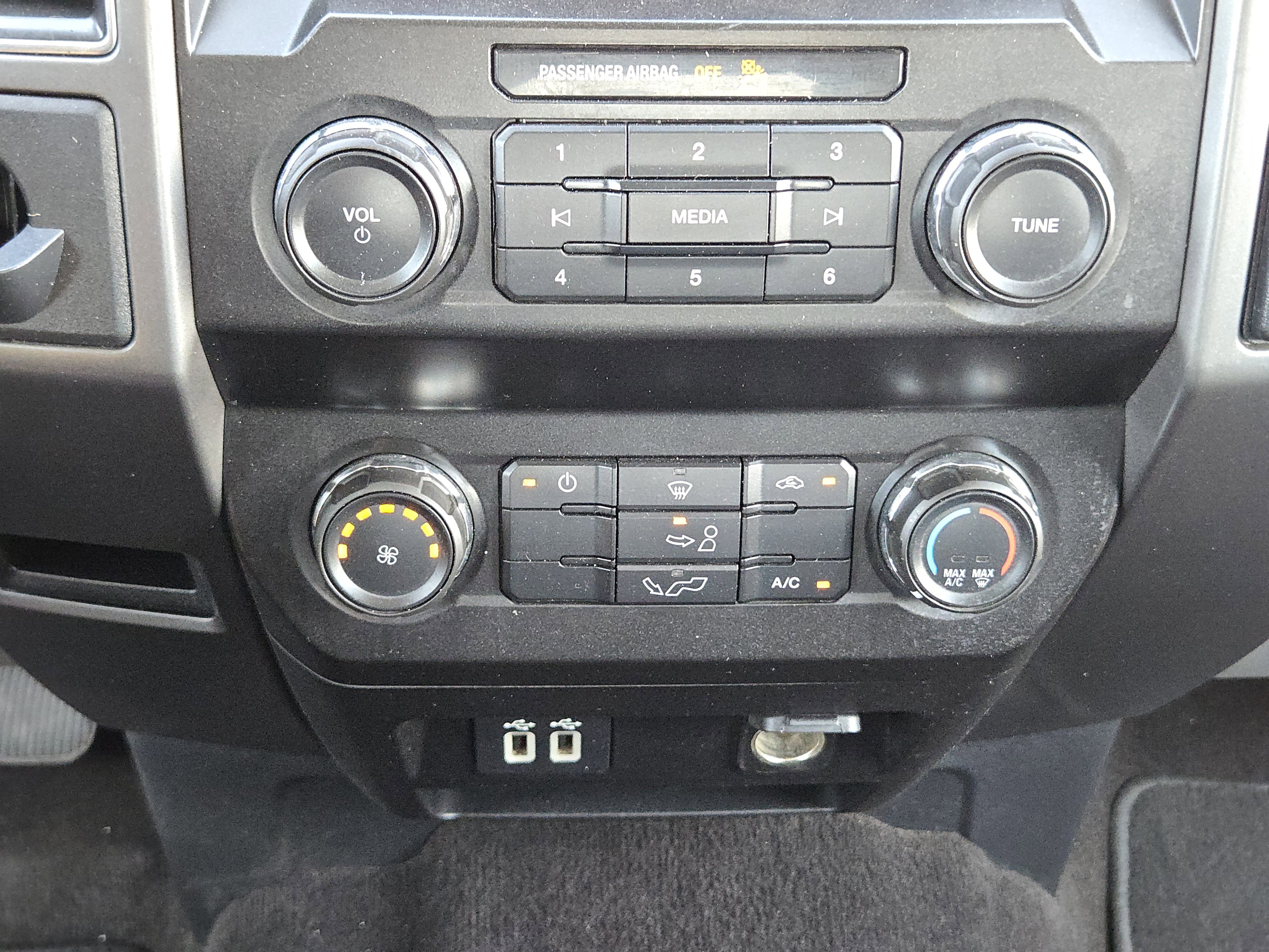 2019 Ford F-150 XLT photo 16