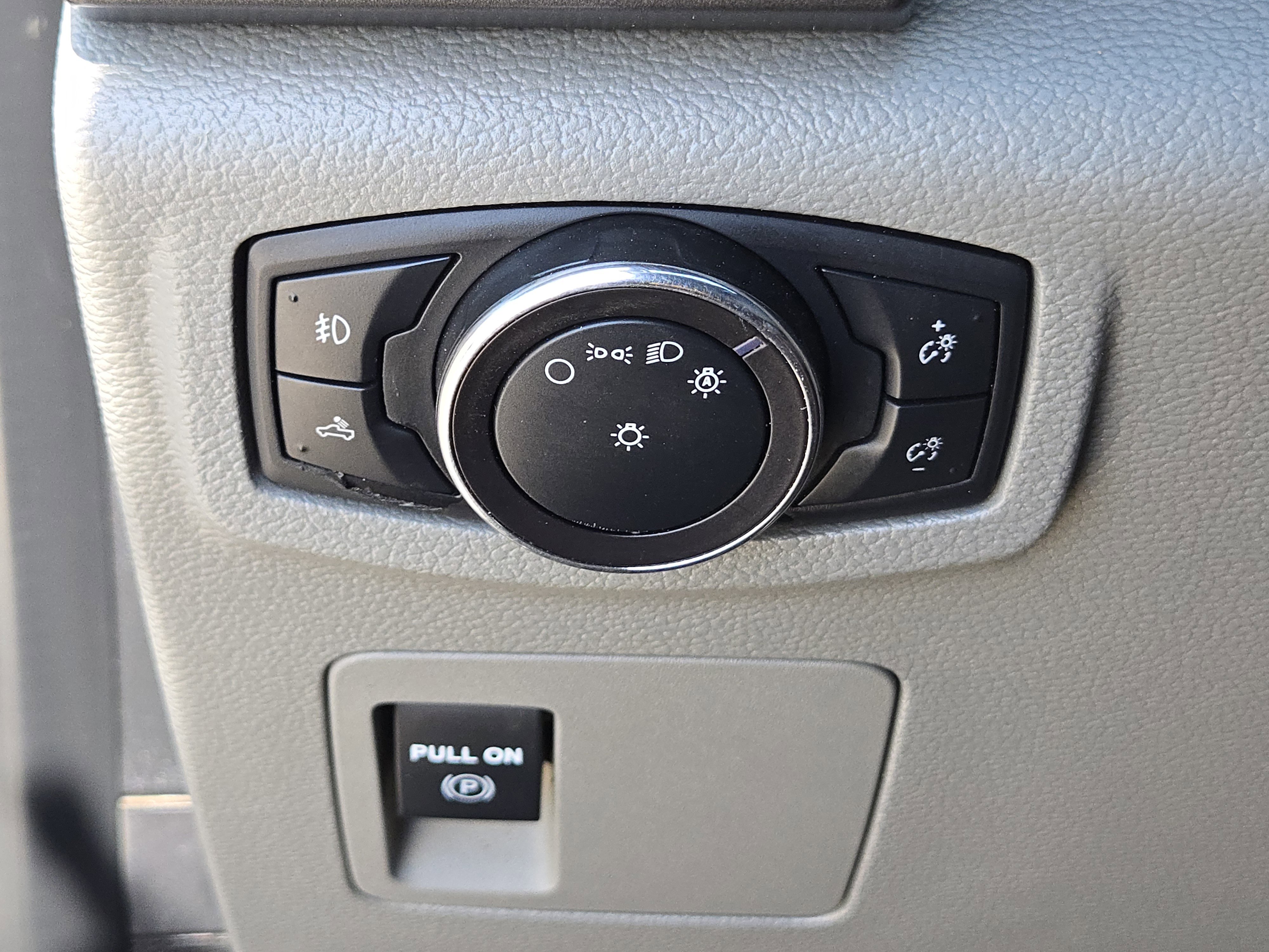 2019 Ford F-150 XLT photo 18