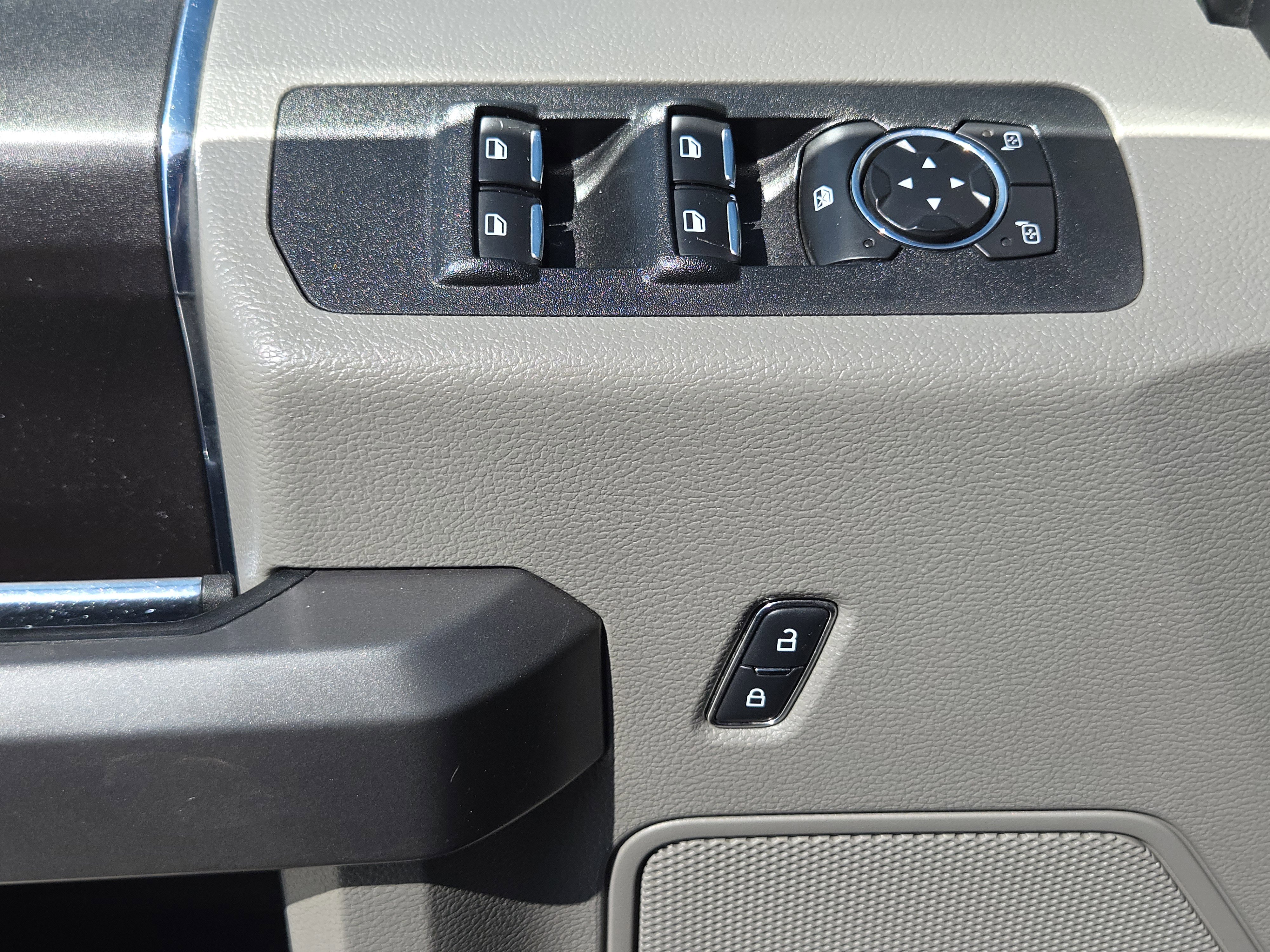2019 Ford F-150 XLT photo 19