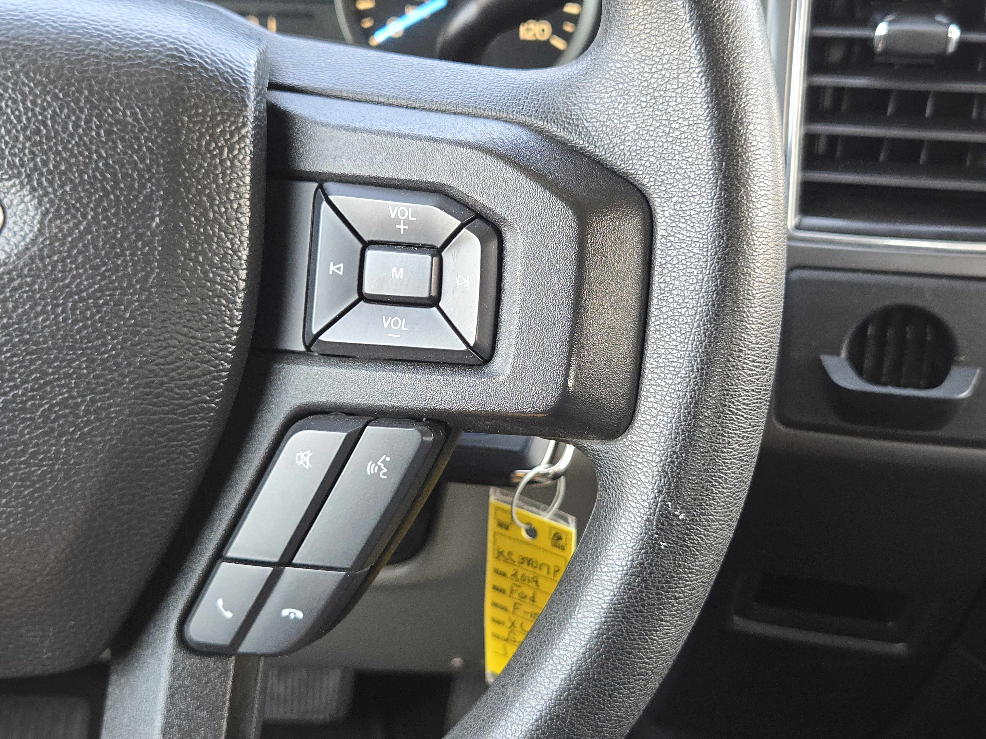 2019 Ford F-150 XLT photo 24