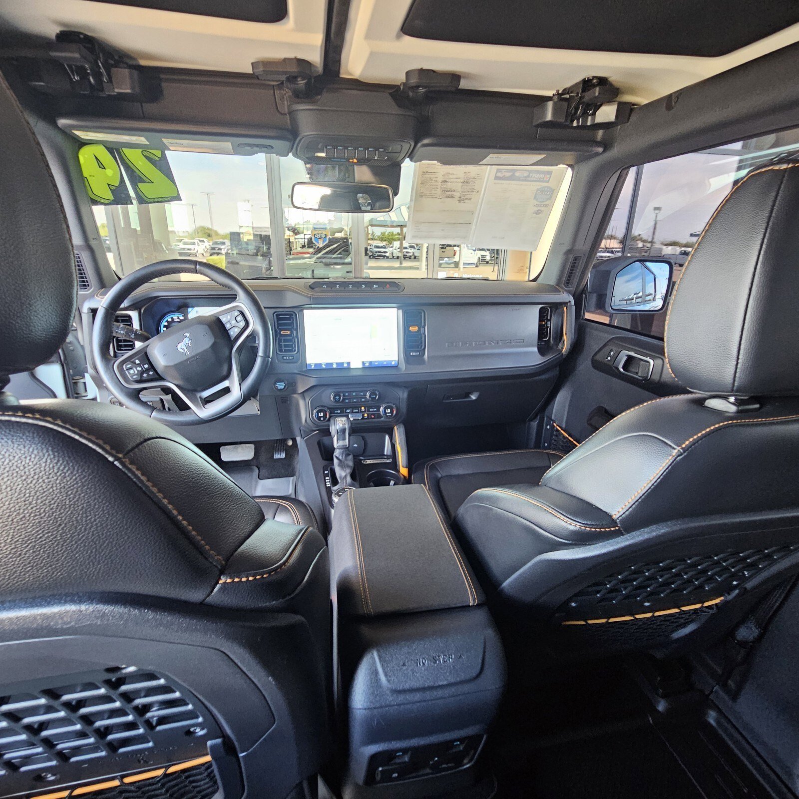 2024 Ford Bronco Badlands photo 13