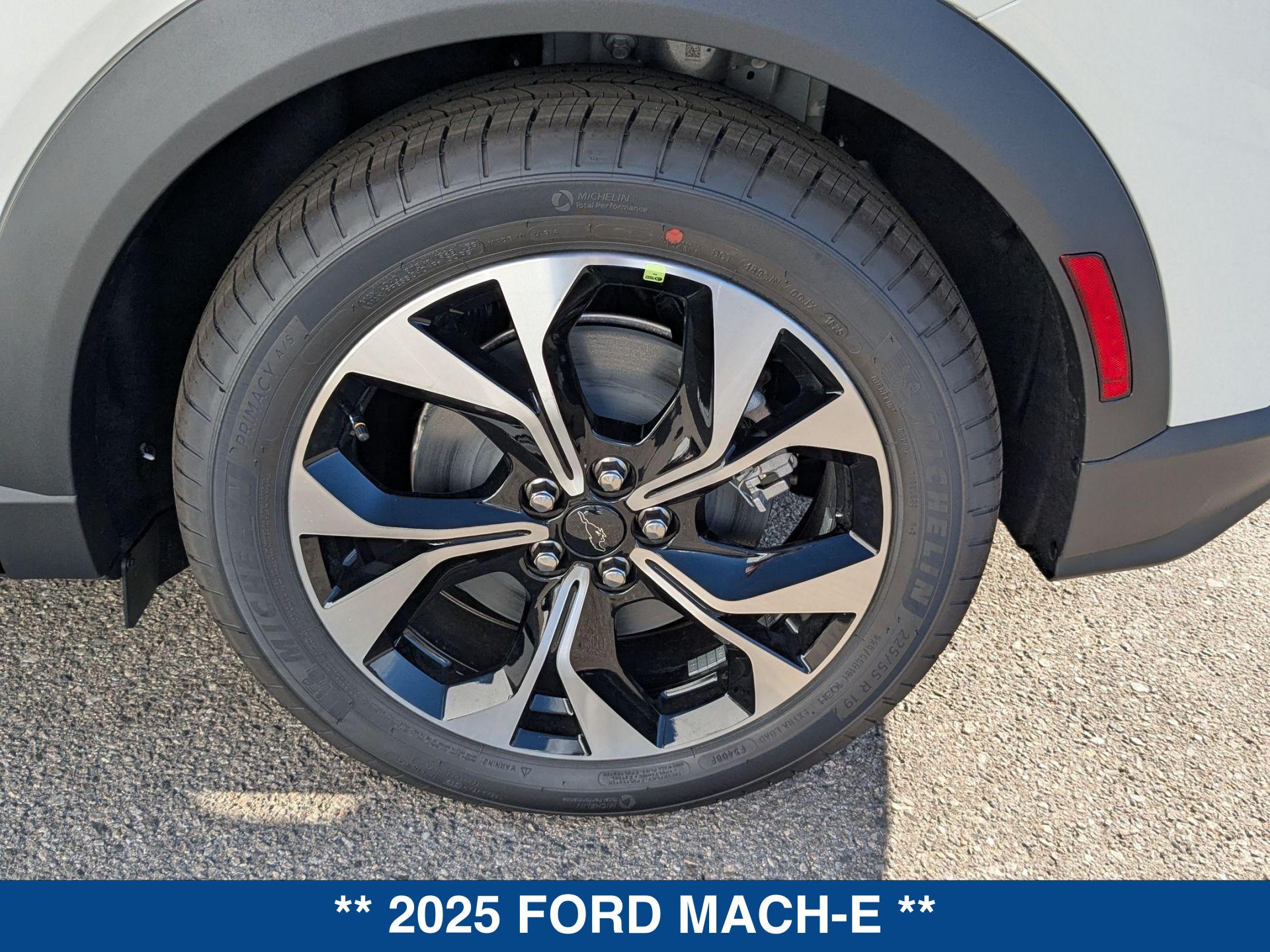 2025 Ford Mustang Mach-E Select photo 12