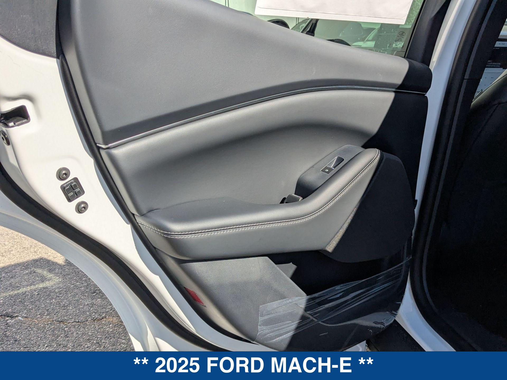 2025 Ford Mustang Mach-E Select photo 18