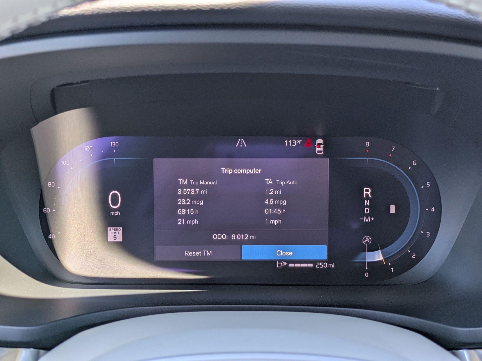 2025 Volvo V60 Cross Country B5 Plus photo 16