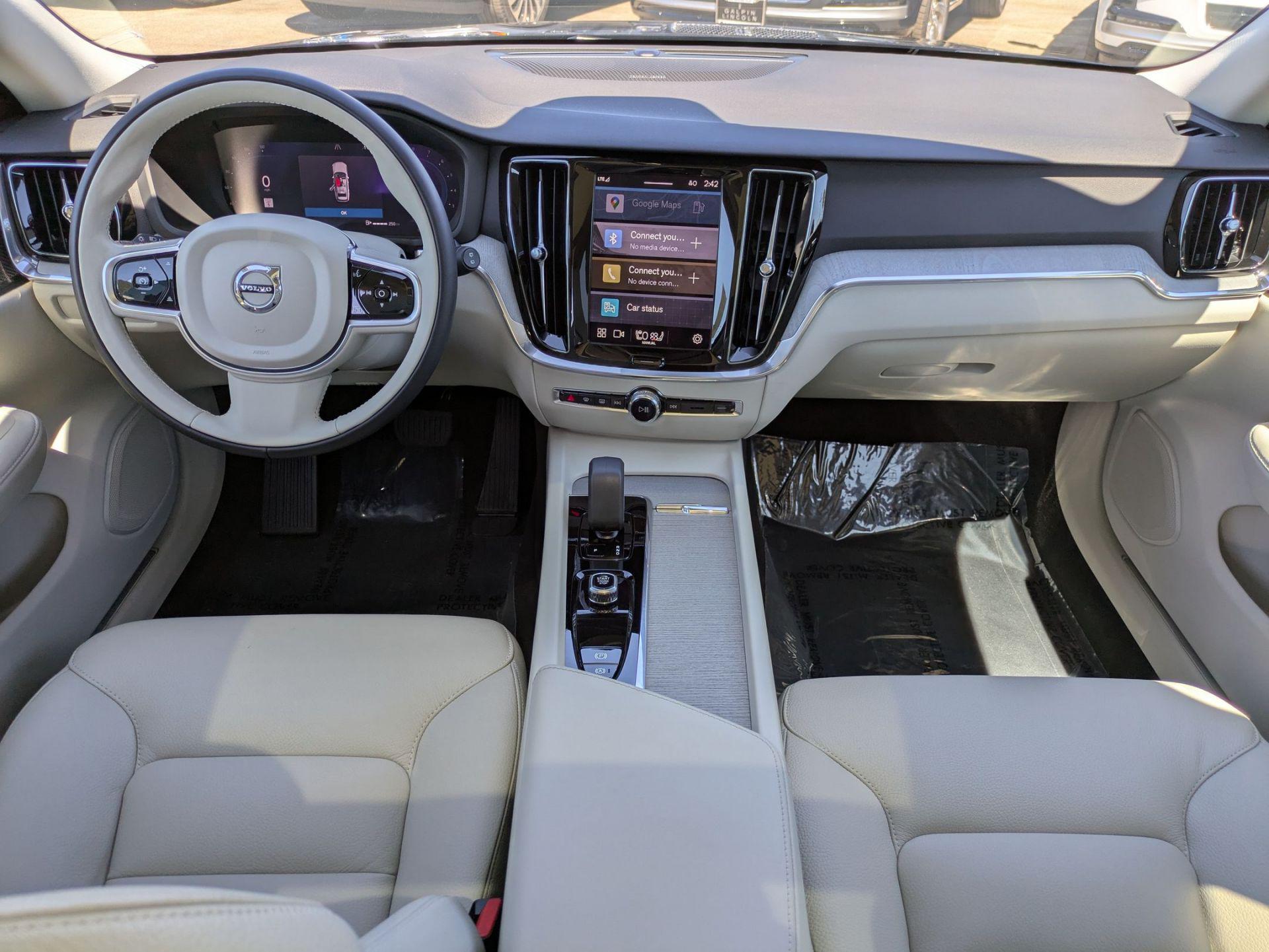 2025 Volvo V60 Cross Country B5 Plus photo 22