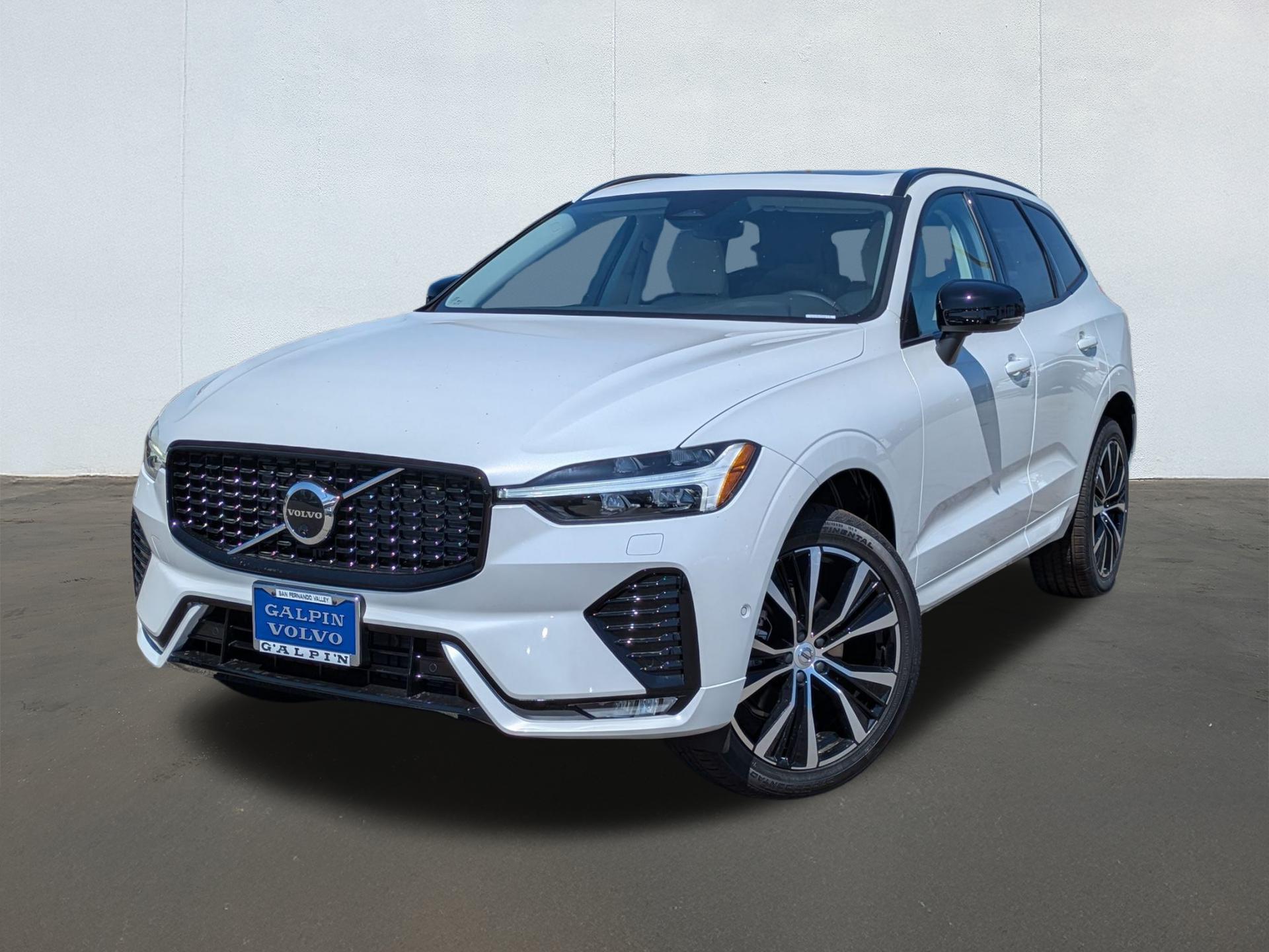2025 Volvo XC60 B5 Core photo 5