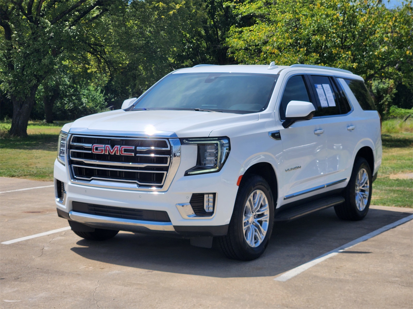 2021 Gmc Yukon SLT photo 3