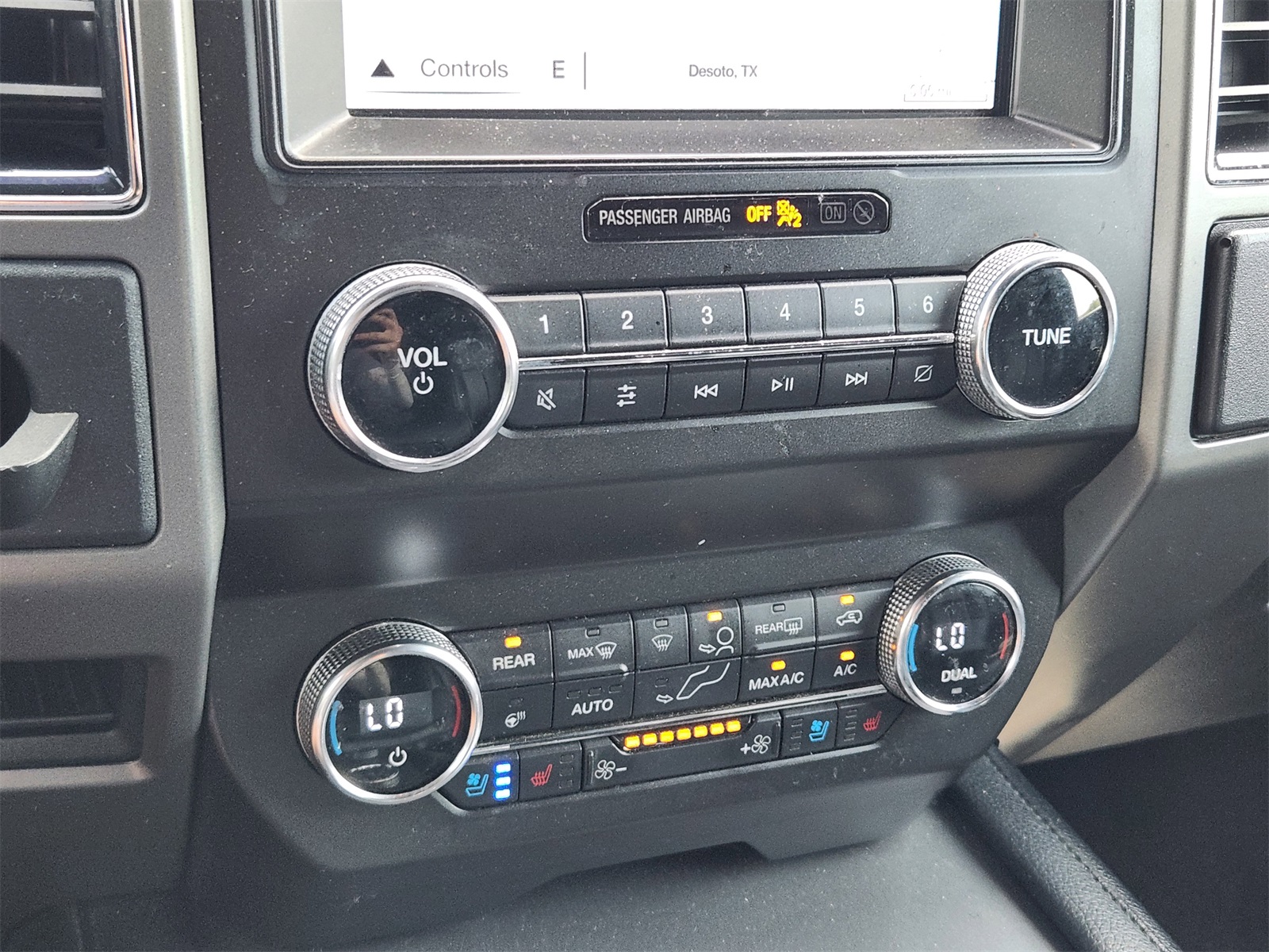 2019 Ford Expedition XLT photo 16