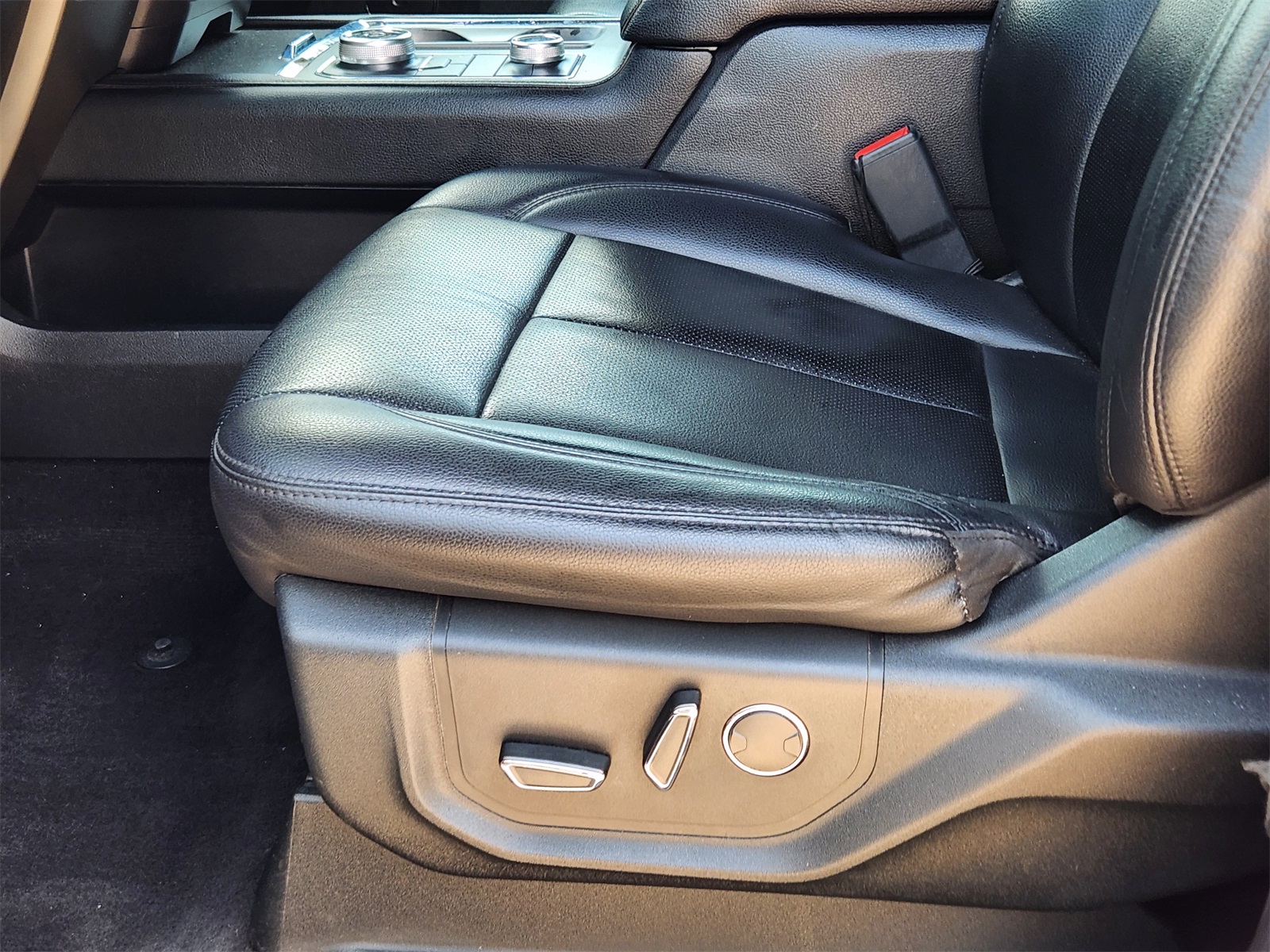 2019 Ford Expedition XLT photo 21