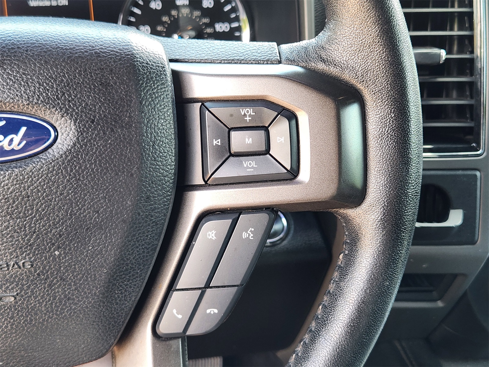 2019 Ford Expedition XLT photo 25