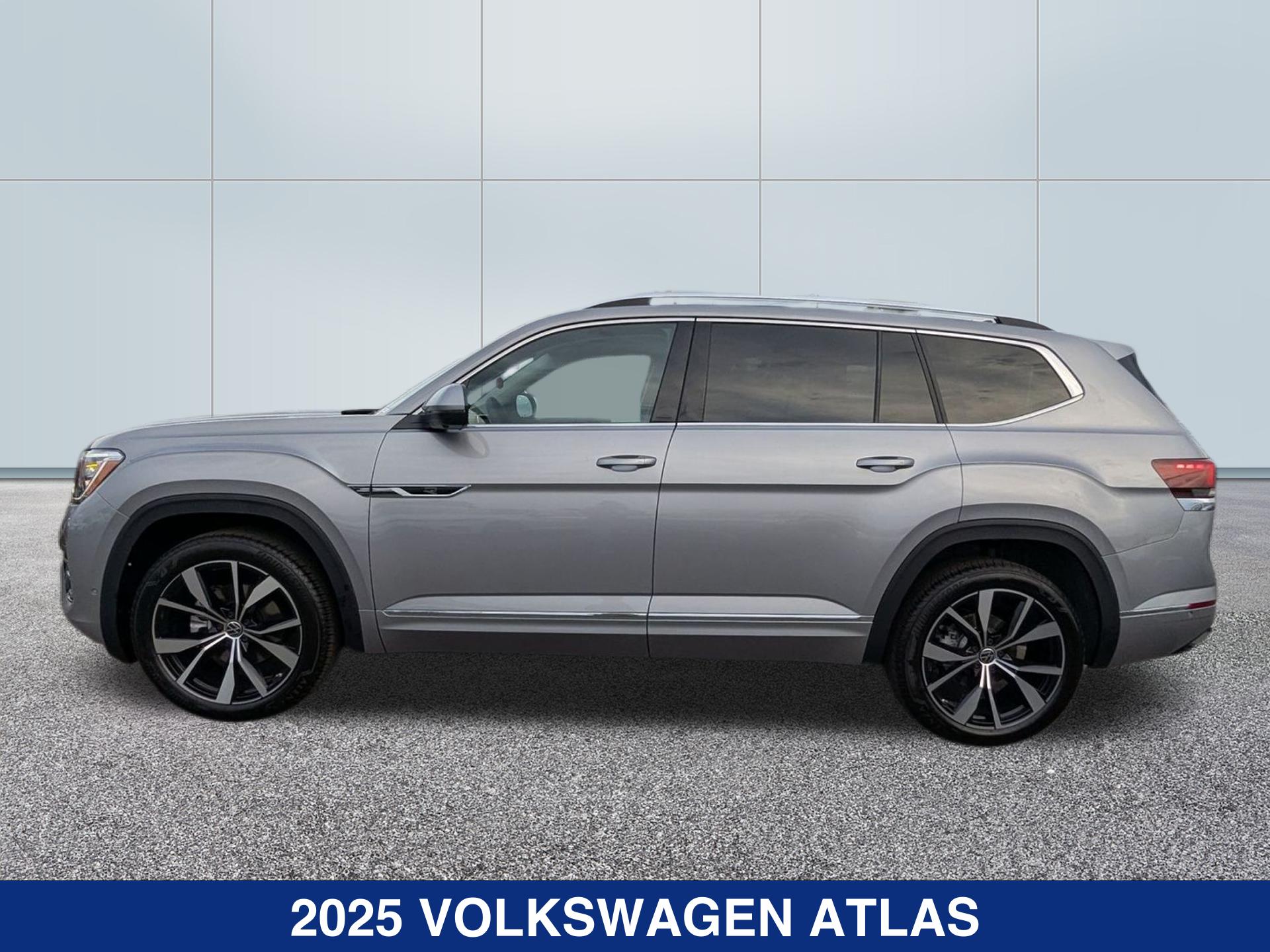 2025 Volkswagen Atlas SEL Premium R-Line photo 5