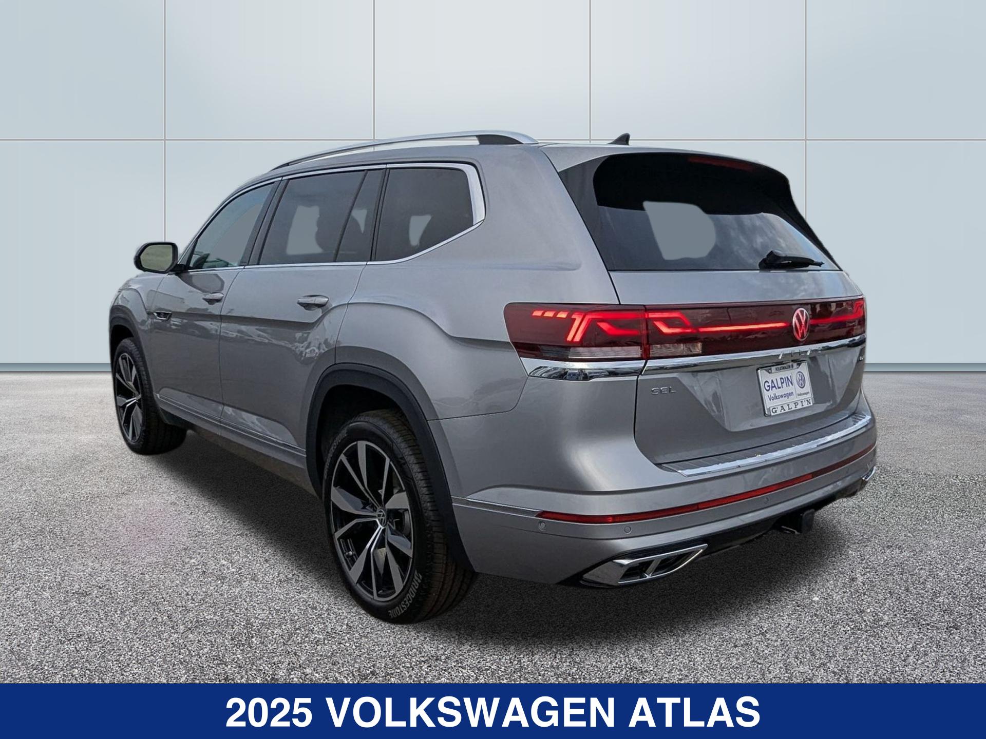 2025 Volkswagen Atlas SEL Premium R-Line photo 6