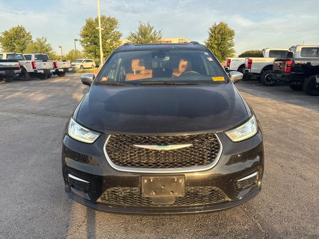 Used 2021 Chrysler Pacifica Hybrid Pinnacle Hybrid with VIN 2C4RC1N74MR562487 for sale in Kansas City
