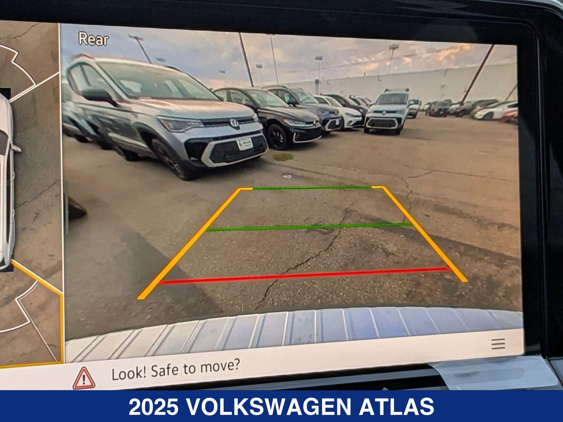 2025 Volkswagen Atlas SEL Premium R-Line photo 18