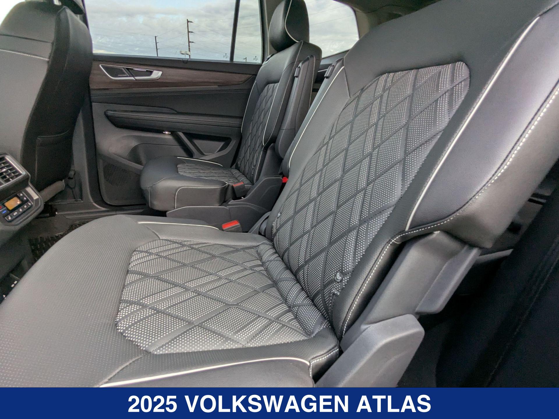 2025 Volkswagen Atlas SEL Premium R-Line photo 20