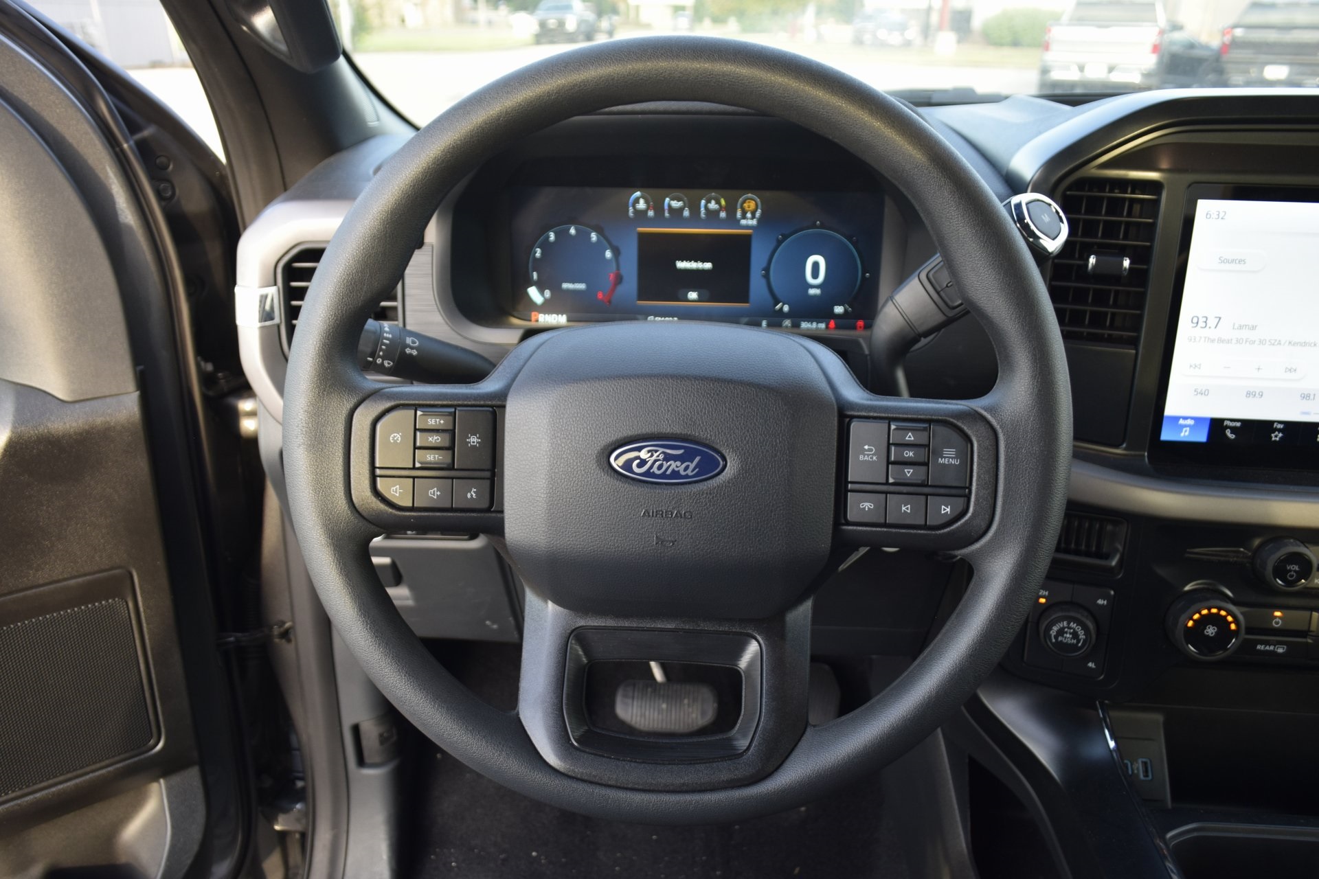 2025 Ford F-150 XL photo 8