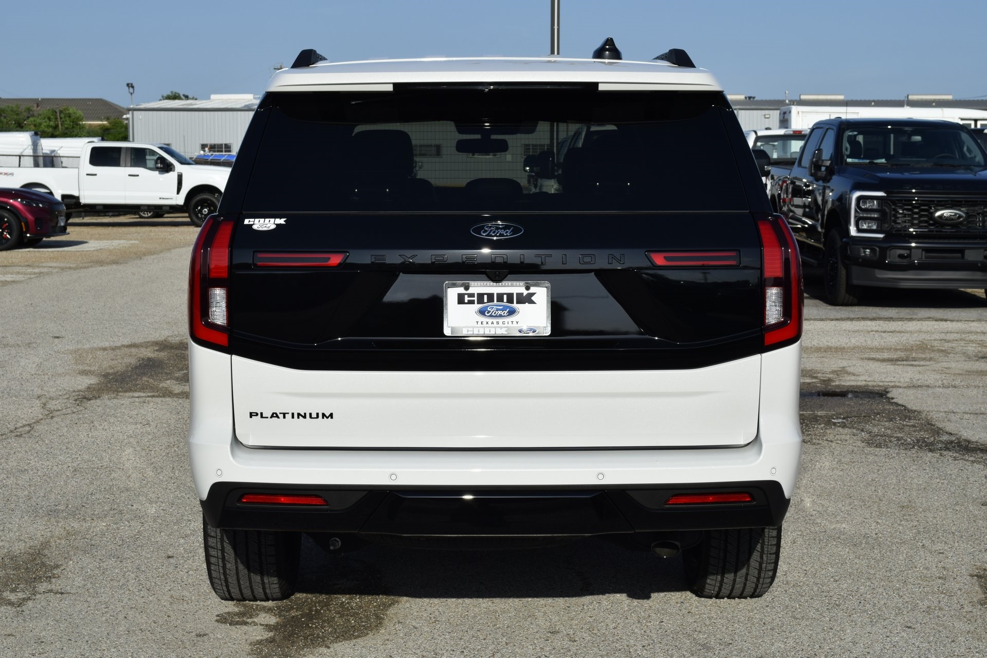2025 Ford Expedition Platinum photo 2
