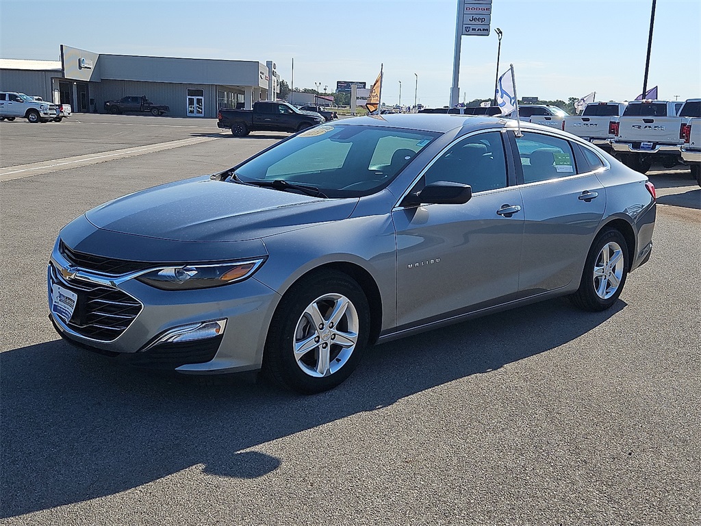 2023 Chevrolet Malibu LS photo 2