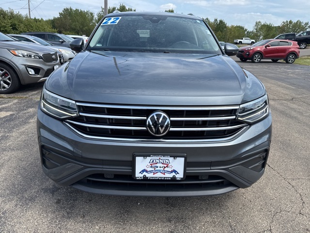 2022 Volkswagen Tiguan SE photo 2