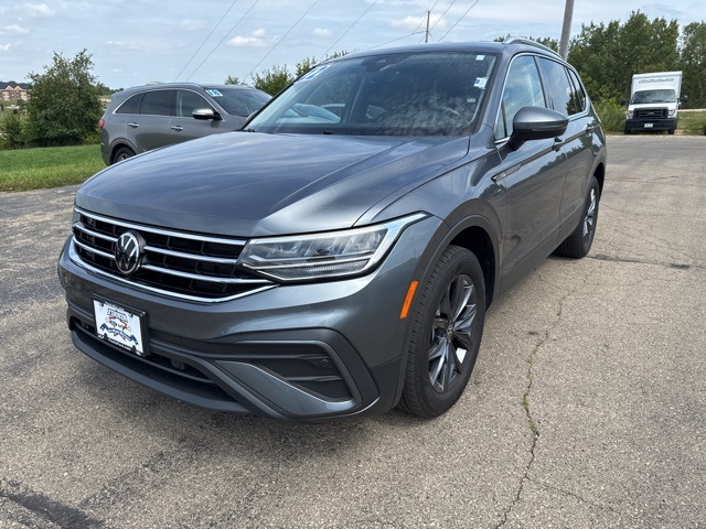 2022 Volkswagen Tiguan SE photo 3