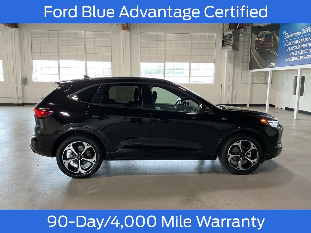 2023 Ford Escape ST-Line Select photo 5