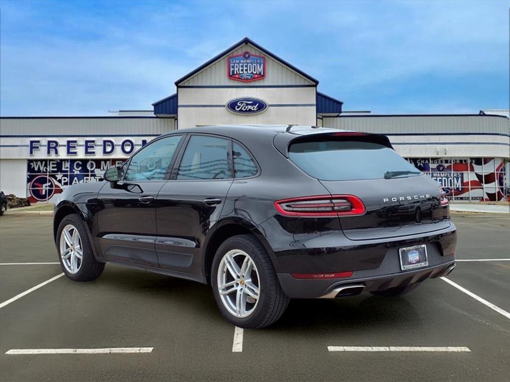 2017 Porsche Macan Base photo 4