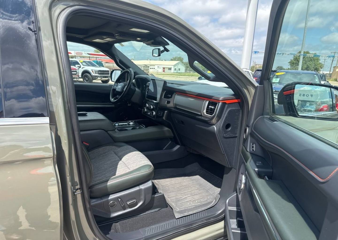 2024 Ford Expedition Timberline - Photo 10