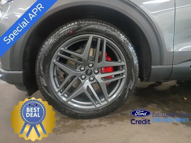 2025 Ford Explorer ST photo 2