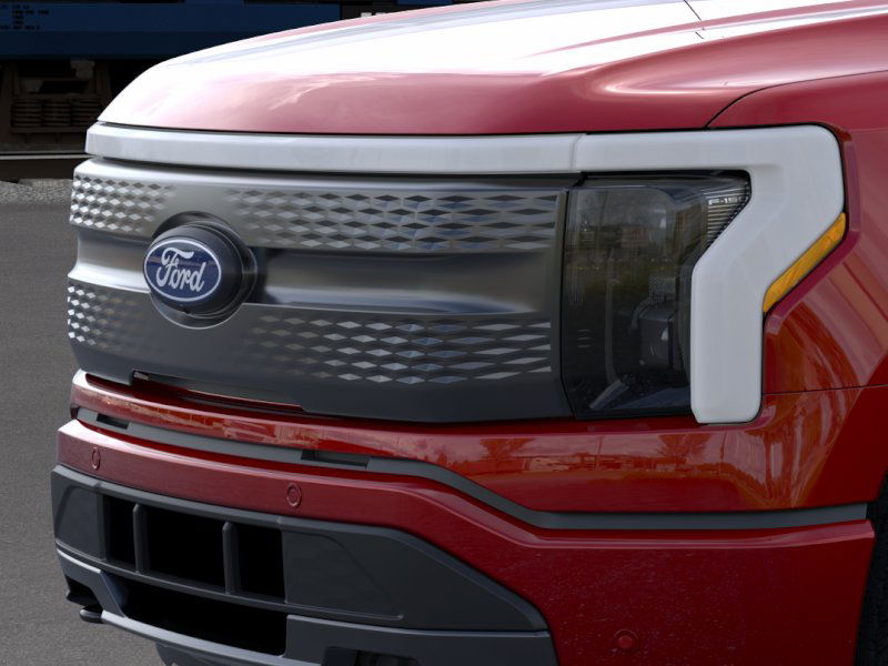 2025 Ford F-150 Lightning photo 16