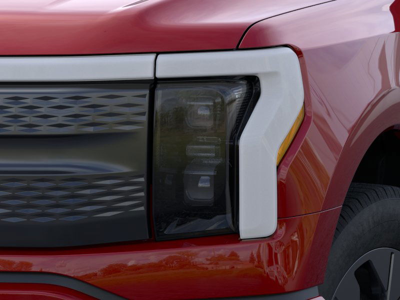 2025 Ford F-150 Lightning photo 17