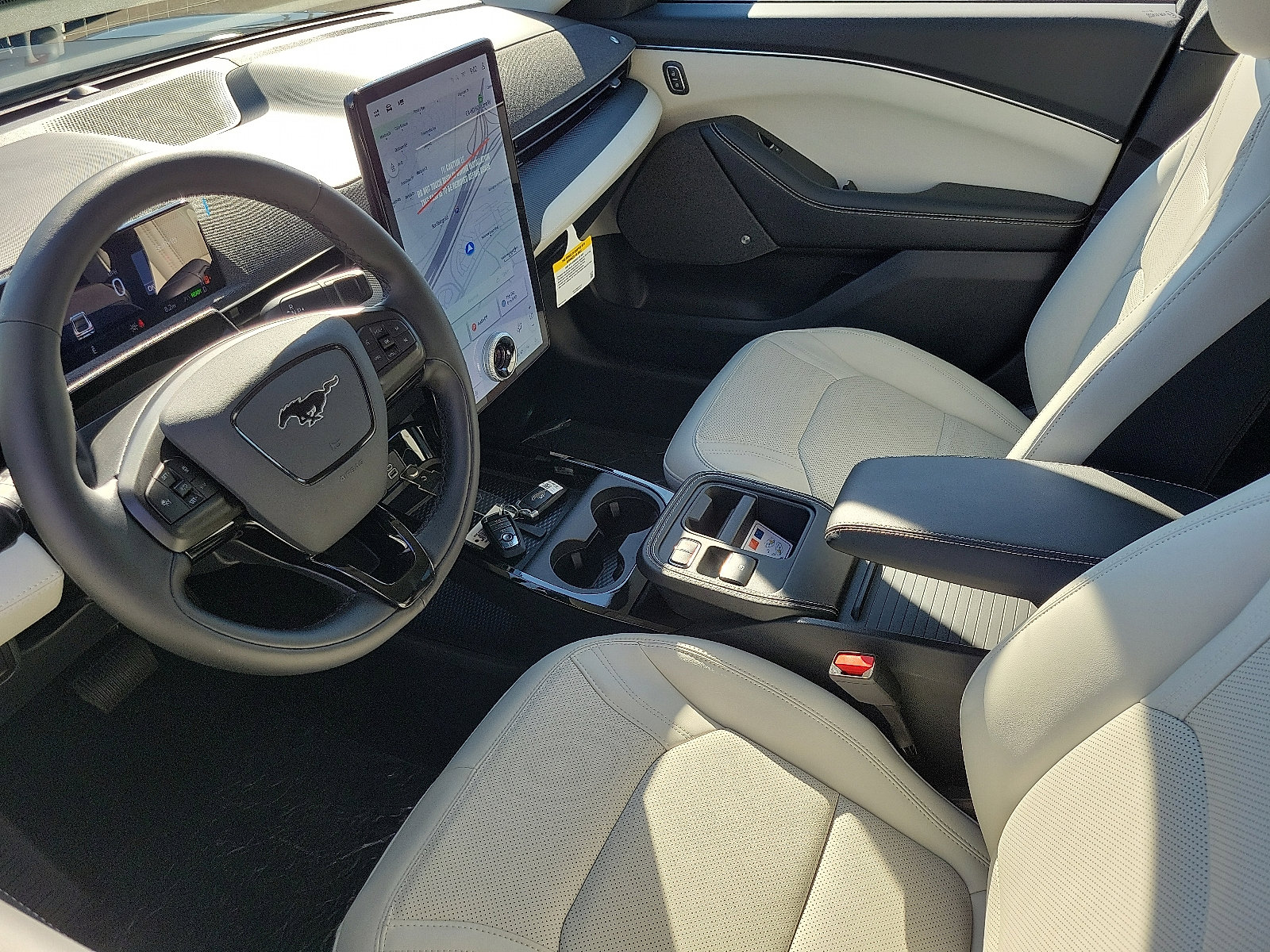 2025 Ford Mustang Mach-E Premium photo 2