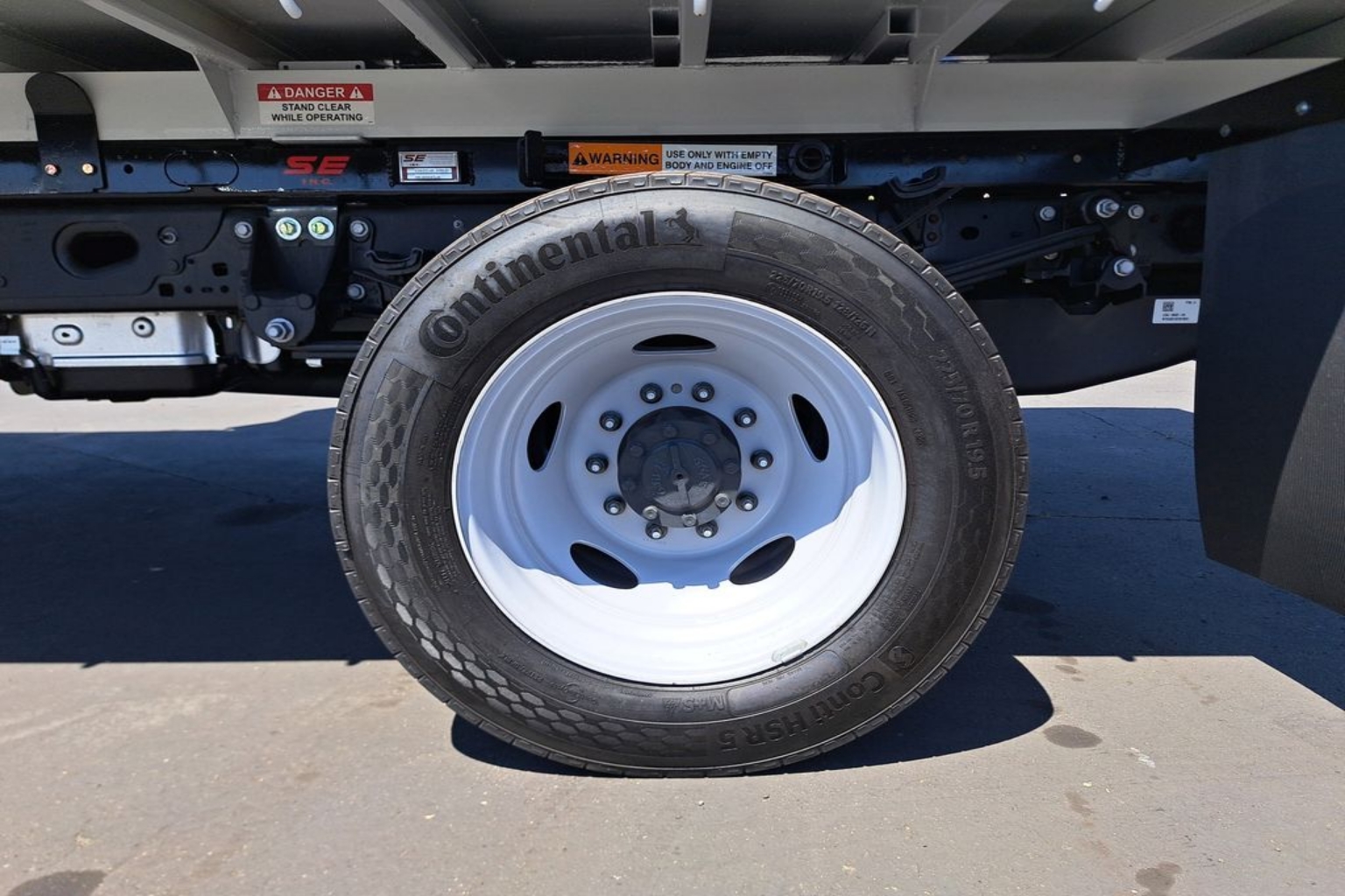 2025 Ford F-550 Super Duty Chassis Cab XL - Photo 15
