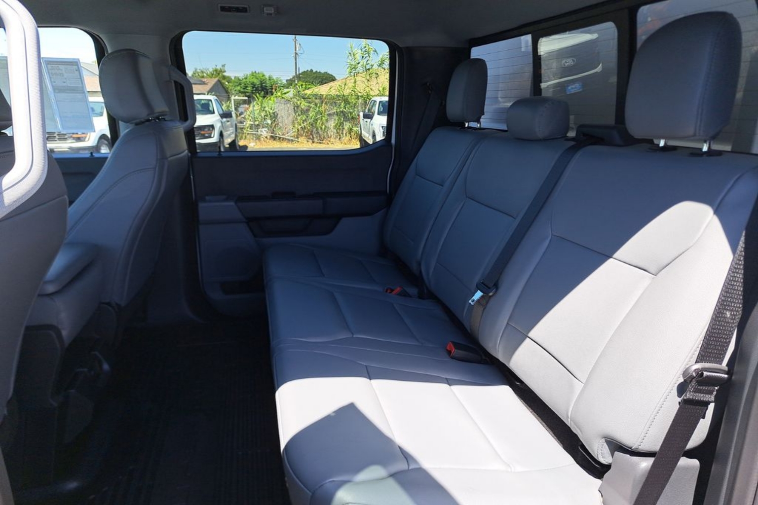 2025 Ford F-550 Super Duty Chassis Cab XL - Photo 18