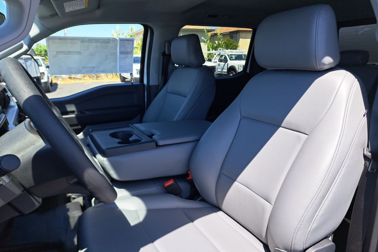 2025 Ford F-550 Super Duty Chassis Cab XL - Photo 25