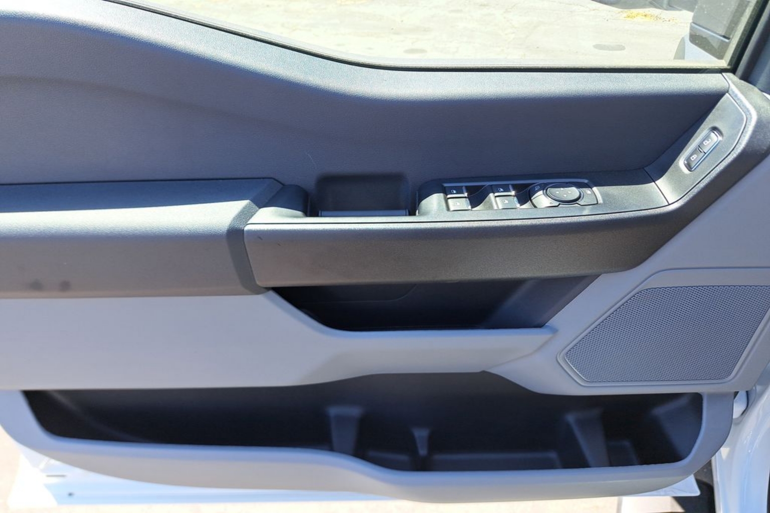 2025 Ford F-550 Super Duty Chassis Cab XL - Photo 27