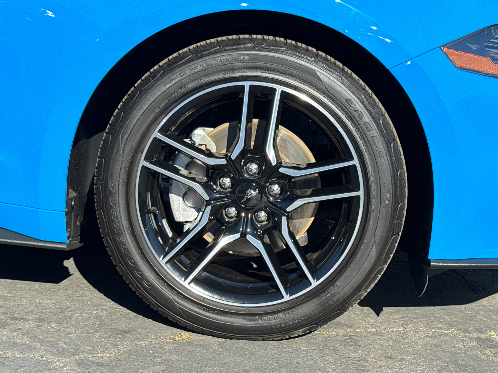 2022 Ford Mustang photo 7