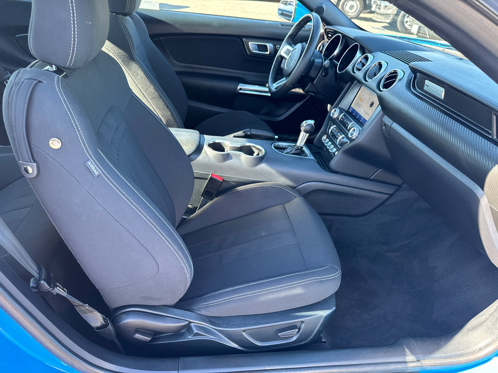 2022 Ford Mustang photo 15