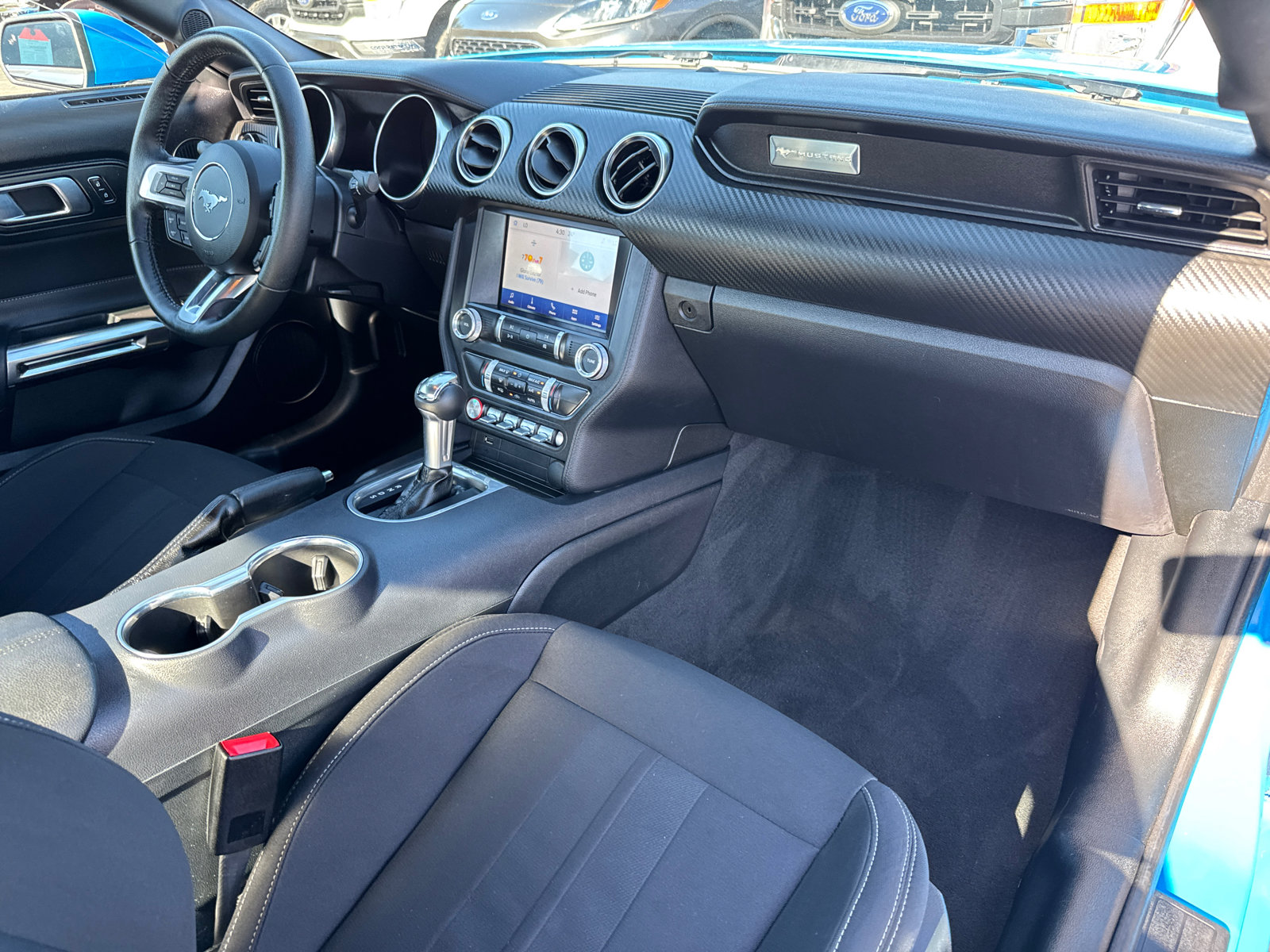 2022 Ford Mustang photo 16