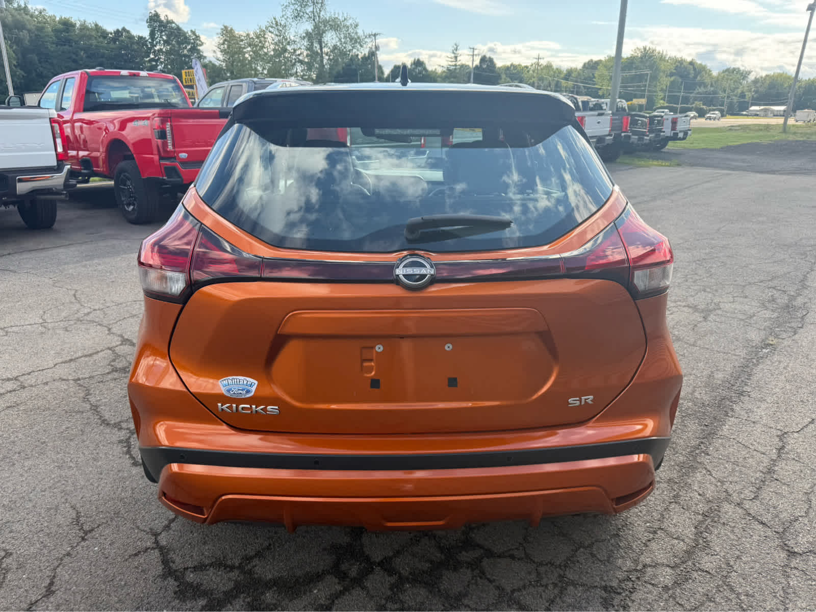 2024 Nissan Kicks SR photo 5