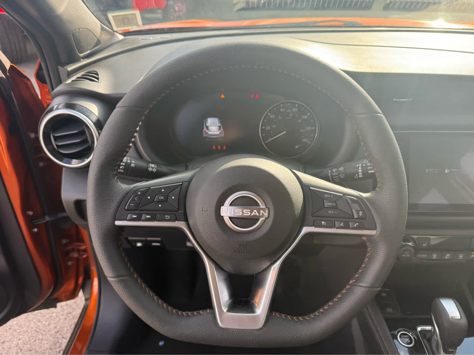 2024 Nissan Kicks SR photo 8