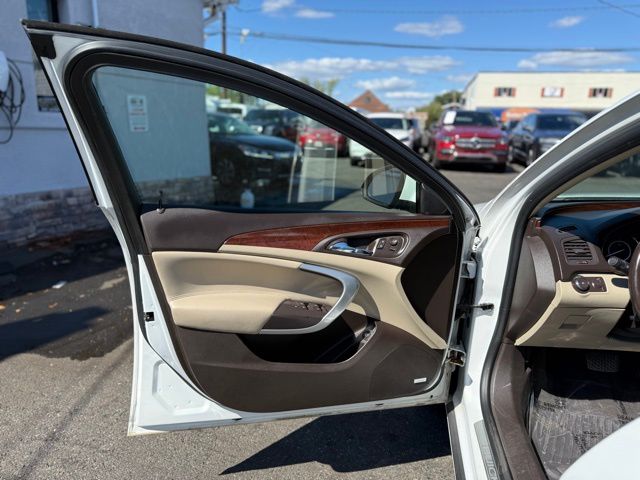 2017 Buick Regal Premium II photo 12