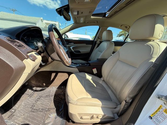 2017 Buick Regal Premium II photo 16