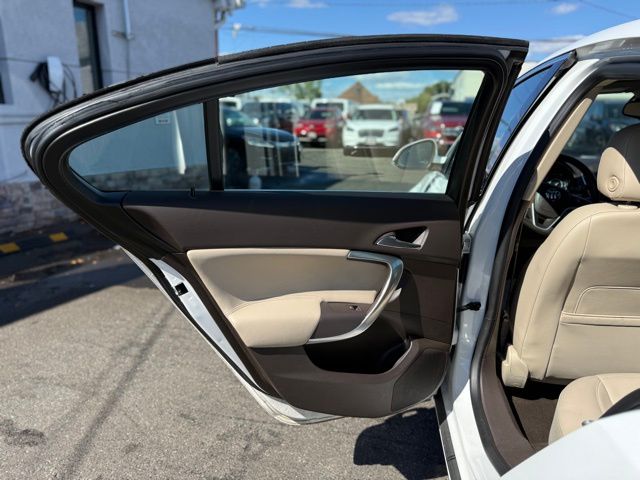 2017 Buick Regal Premium II photo 17
