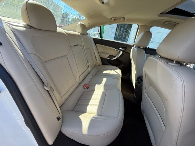 2017 Buick Regal Premium II photo 22